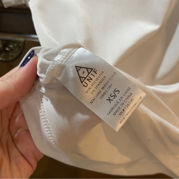 UNIF Cropped White Sheer Tee - Picture 4 of 5